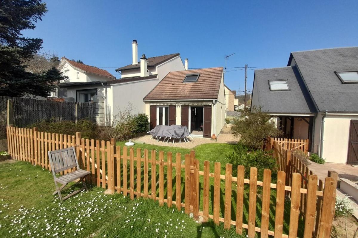 Orsay, 300m Rer Holiday home *