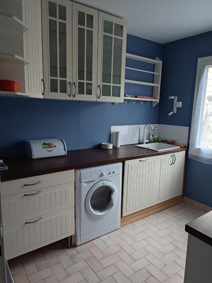 Holiday home Orsay, 300m Rer *