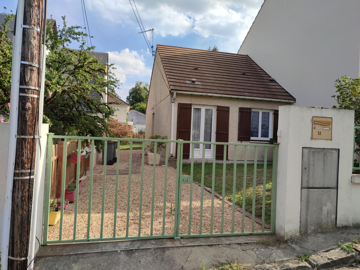 Holiday home Orsay, 300m Rer